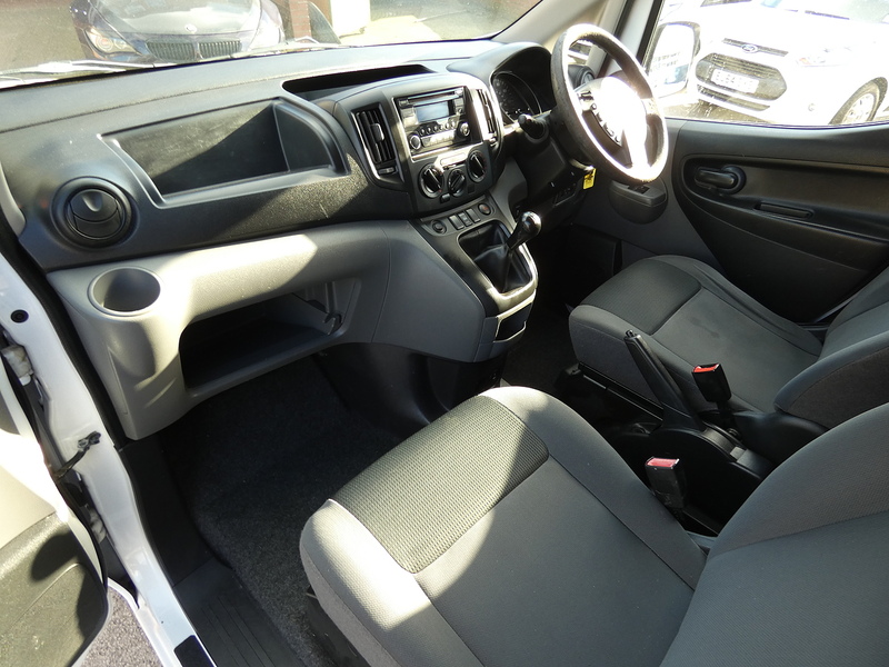 Nissan 2015 64 NISSAN NV200 1.5DCI ACENTA PANEL VAN NICE VAN
