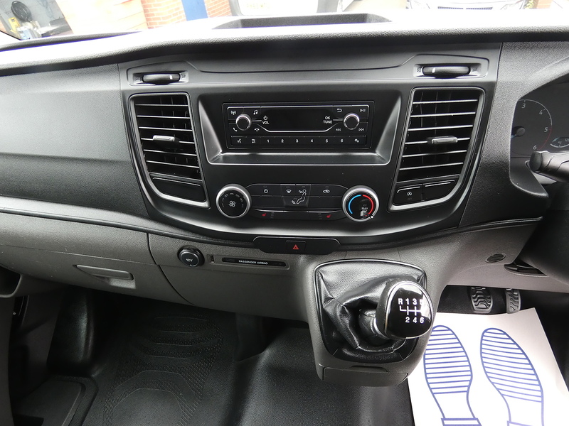 Ford 2018 18 FORD TRANSIT CUSTOM 320 2.0 ECOBLUE L1H1 SWB TWIN SLD