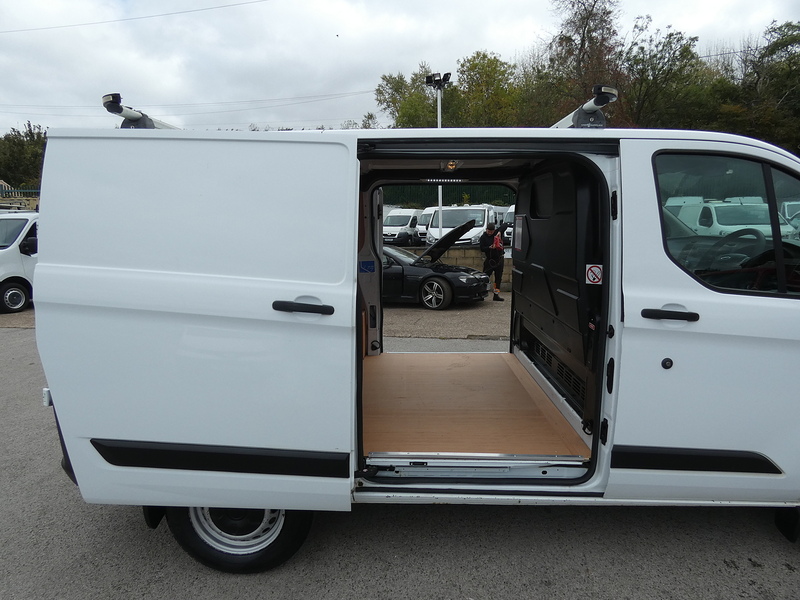 Ford 2018 18 FORD TRANSIT CUSTOM 320 2.0 ECOBLUE L1H1 SWB TWIN SLD