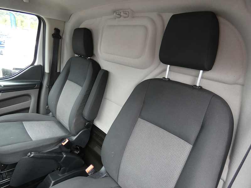 Ford 2018 18 FORD TRANSIT CUSTOM 320 2.0 ECOBLUE L1H1 SWB TWIN SLD