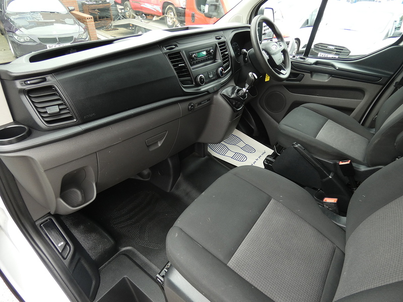 Ford 2018 18 FORD TRANSIT CUSTOM 320 2.0 ECOBLUE L1H1 SWB TWIN SLD