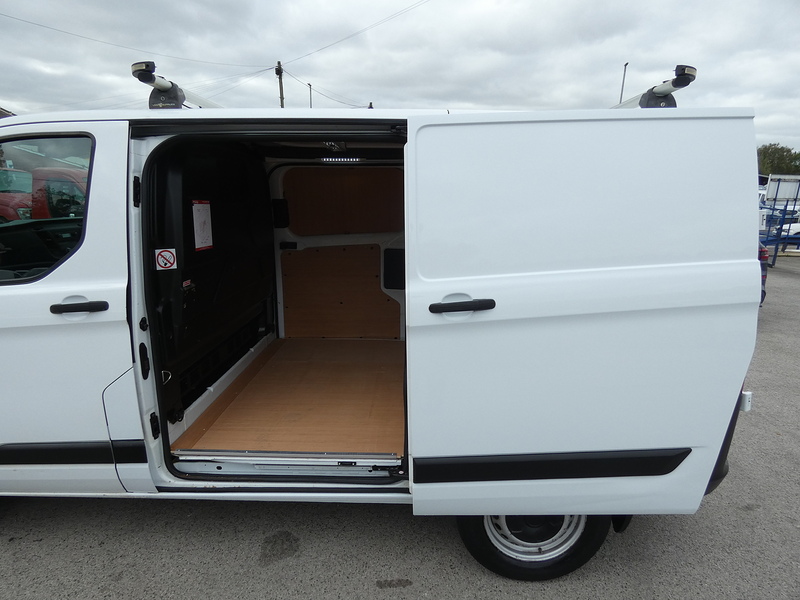Ford 2018 18 FORD TRANSIT CUSTOM 320 2.0 ECOBLUE L1H1 SWB TWIN SLD