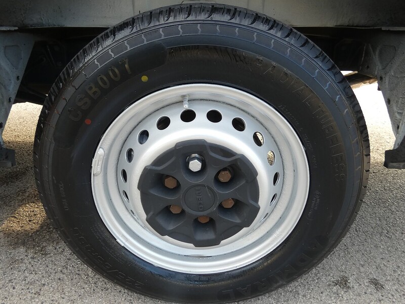 Iveco 2018 68 IVECO DAILY 2.3TD 14V 35S L2H2 MEDIUM WHEELBASE PANEL VAN NO VAT