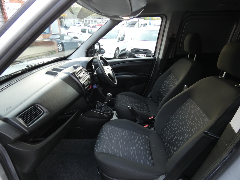 Vauxhall 2017 66 VAUXHALL COMBO L2H1 1.6 CDTI 5 SEAT CREW VAN SPORTIVE ONLY 58K