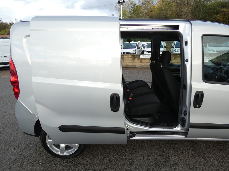 Vauxhall 2017 66 VAUXHALL COMBO L2H1 1.6 CDTI 5 SEAT CREW VAN SPORTIVE ONLY 58K