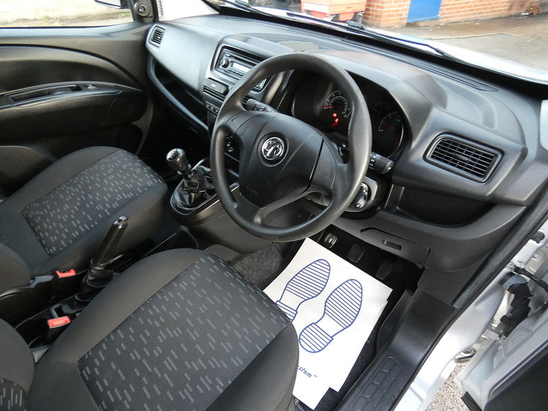 Vauxhall 2017 66 VAUXHALL COMBO L2H1 1.6 CDTI 5 SEAT CREW VAN SPORTIVE ONLY 58K