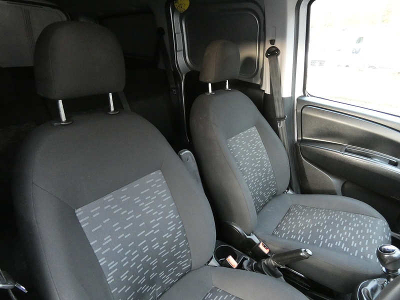 Vauxhall 2017 66 VAUXHALL COMBO L2H1 1.6 CDTI 5 SEAT CREW VAN SPORTIVE ONLY 58K