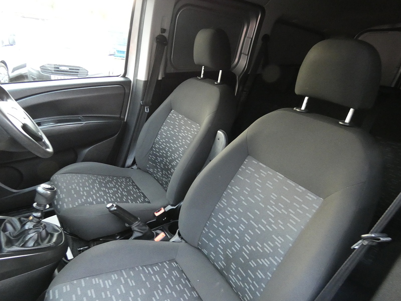 Vauxhall 2017 66 VAUXHALL COMBO L2H1 1.6 CDTI 5 SEAT CREW VAN SPORTIVE ONLY 58K