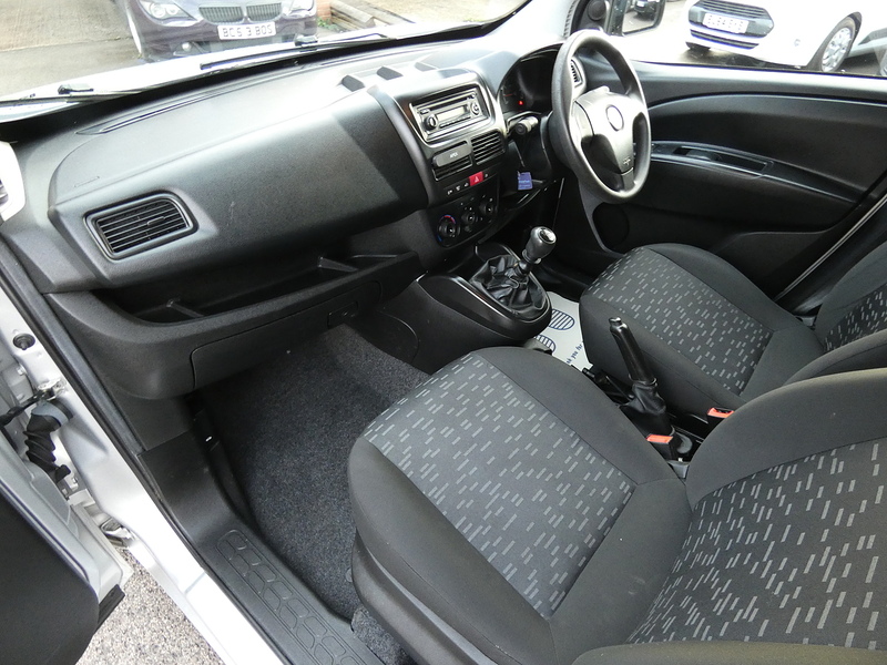 Vauxhall 2017 66 VAUXHALL COMBO L2H1 1.6 CDTI 5 SEAT CREW VAN SPORTIVE ONLY 58K