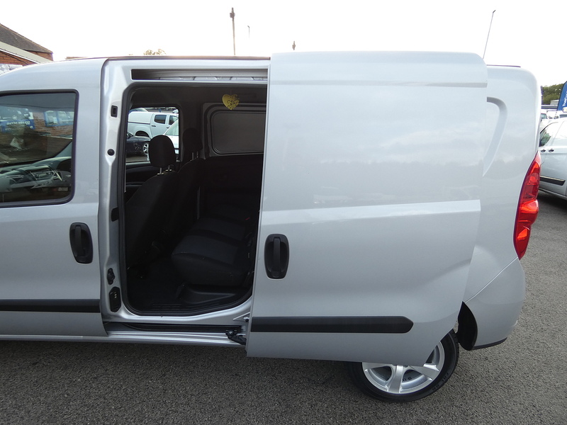 Vauxhall 2017 66 VAUXHALL COMBO L2H1 1.6 CDTI 5 SEAT CREW VAN SPORTIVE ONLY 58K