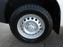 2014 64 TOYOTA HI-LUX 2.5 D-4D ACTIVE EXTENDED CAB FULL HISTORY