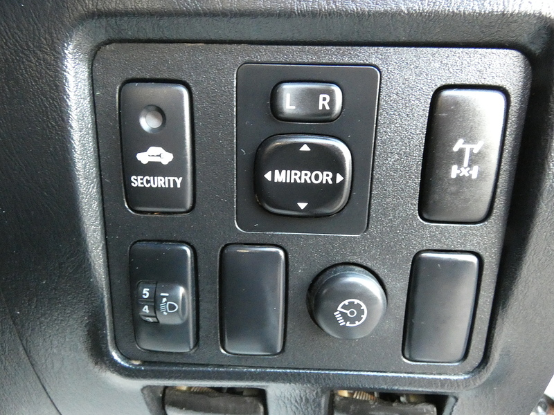 Toyota 2014 64 TOYOTA HI-LUX 2.5 D-4D ACTIVE EXTENDED CAB FULL HISTORY