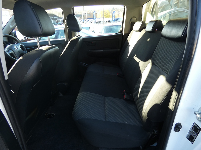 Toyota 2014 64 TOYOTA HI-LUX 2.5 D-4D ACTIVE EXTENDED CAB FULL HISTORY