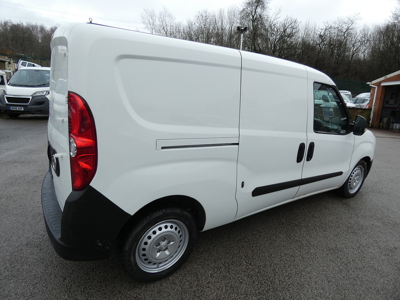 Vauxhall 2014 64 VAUXHALL COMBO 1.6 CDTI LWB ONE PERSON CONVERSION NO VAT