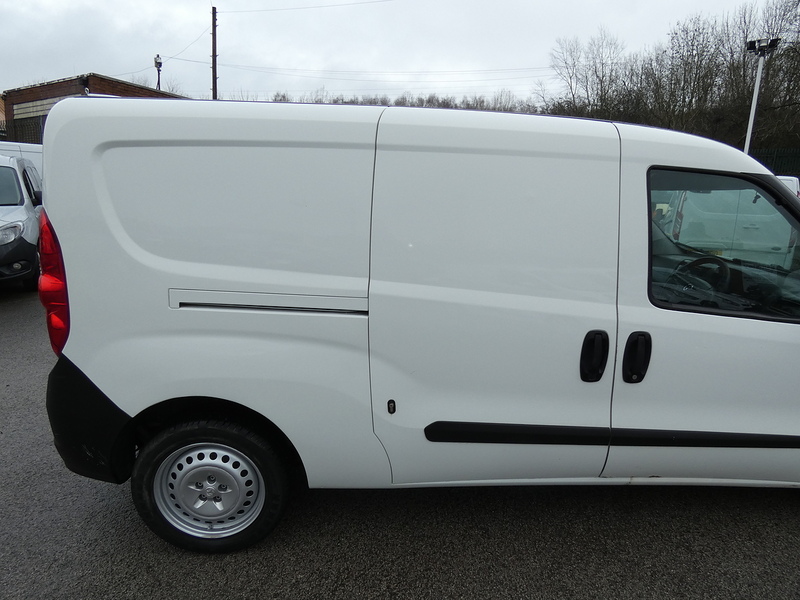 Vauxhall 2014 64 VAUXHALL COMBO 1.6 CDTI LWB ONE PERSON CONVERSION NO VAT