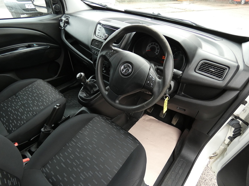 Vauxhall 2014 64 VAUXHALL COMBO 1.6 CDTI LWB ONE PERSON CONVERSION NO VAT