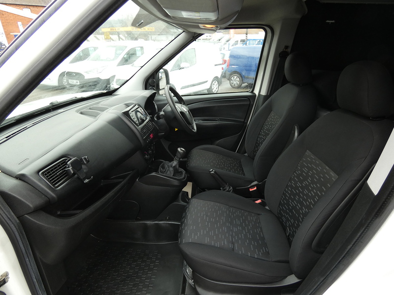 Vauxhall 2014 64 VAUXHALL COMBO 1.6 CDTI LWB ONE PERSON CONVERSION NO VAT