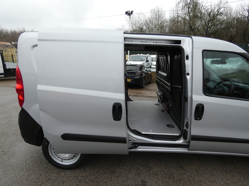 Vauxhall 2016 66 VAUXHALL COMBO 1.3 CDTI 2300 ECOFLEX TWIN SLD LWB L2 ONLY 88K