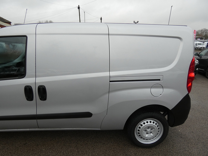 Vauxhall 2016 66 VAUXHALL COMBO 1.3 CDTI 2300 ECOFLEX TWIN SLD LWB L2 ONLY 88K