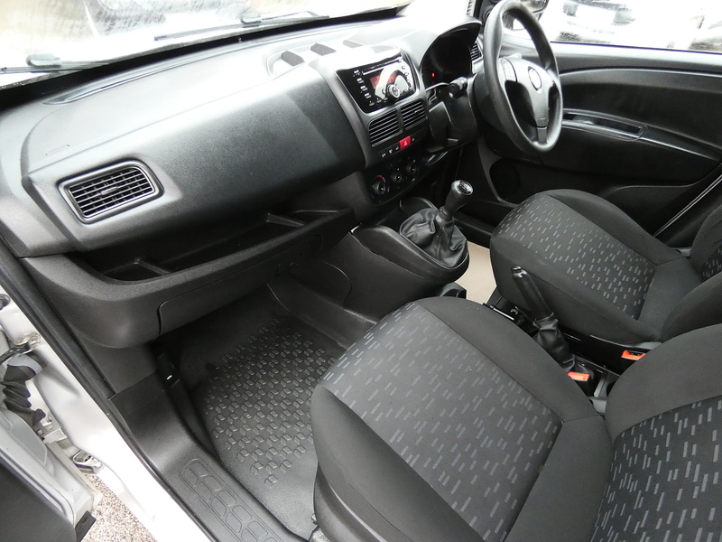 Vauxhall 2016 66 VAUXHALL COMBO 1.3 CDTI 2300 ECOFLEX TWIN SLD LWB L2 ONLY 88K