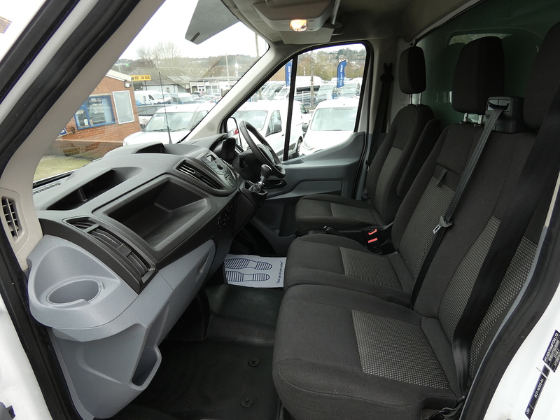 Ford 2019 19 FORD TRANSIT T350 LUTON 4M BOX VAN WITH TAIL LIFT