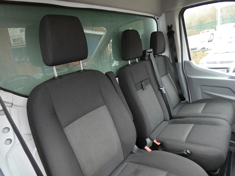 Ford 2019 19 FORD TRANSIT T350 LUTON 4M BOX VAN WITH TAIL LIFT