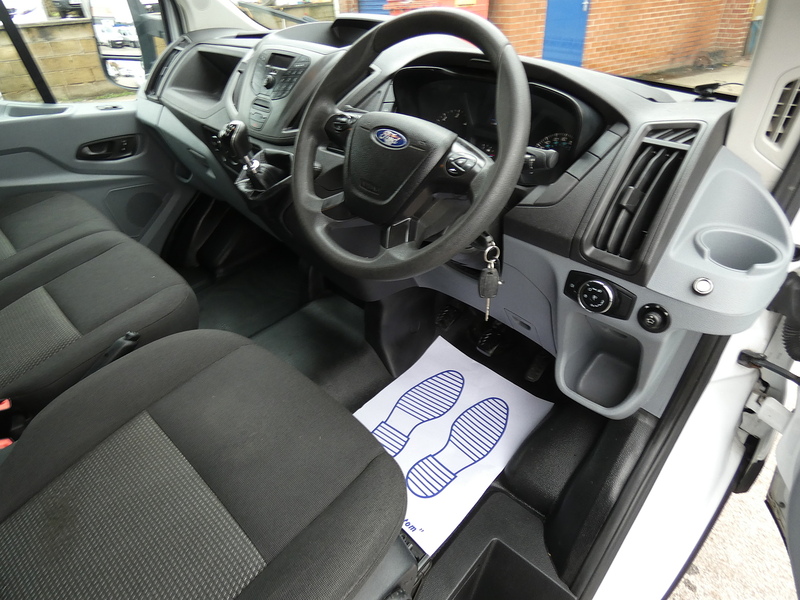 Ford 2019 19 FORD TRANSIT T350 LUTON 4M BOX VAN WITH TAIL LIFT