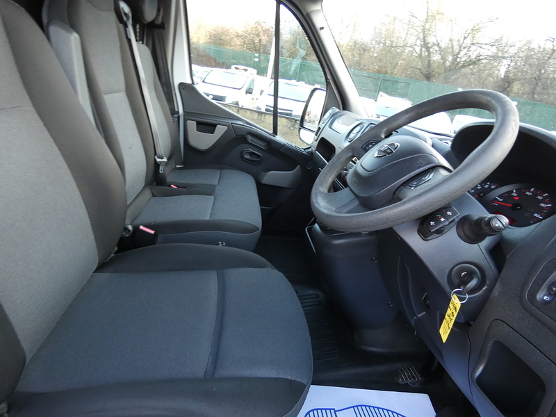 Nissan 2018 18 NISSAN NV400 2.3DCI SE L1H1 SWB WITH TOW BAR NO VAT