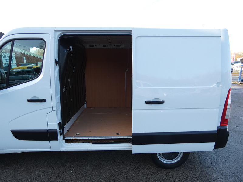 Nissan 2018 18 NISSAN NV400 2.3DCI SE L1H1 SWB WITH TOW BAR NO VAT