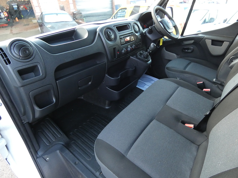 Nissan 2018 18 NISSAN NV400 2.3DCI SE L1H1 SWB WITH TOW BAR NO VAT