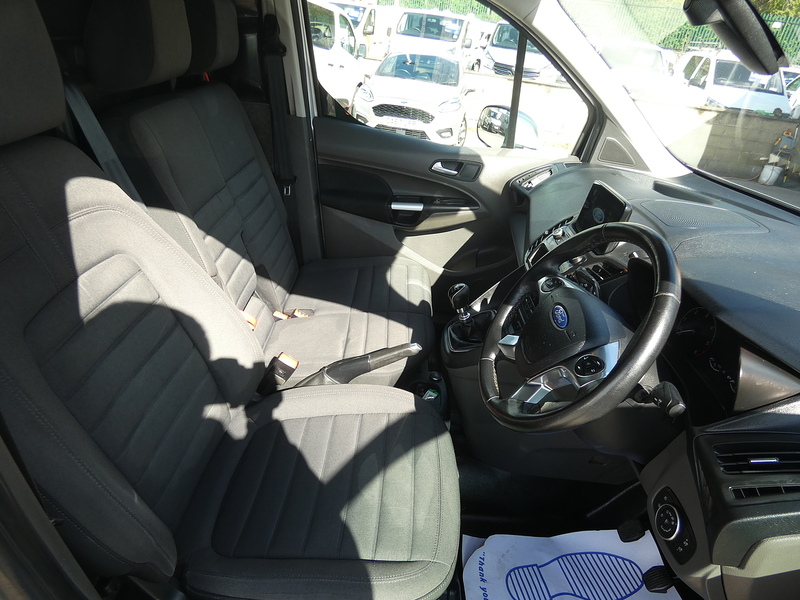 Ford 2019 69 FORD TRANSIT CONNECT 240 ECOBLUE LIMITED L2 LWB FULL HISTORY