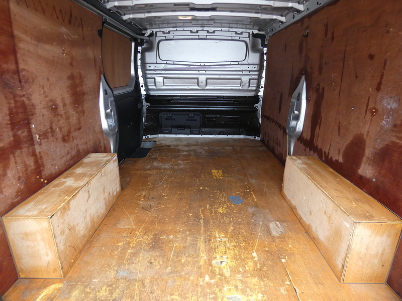 Renault 2019 19 RENAULT TRAFIC 1.6DCI SPORT LWB L2 120PS STUNNING VAN