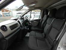 2019 19 RENAULT TRAFIC 1.6DCI SPORT LWB L2 120PS STUNNING VAN