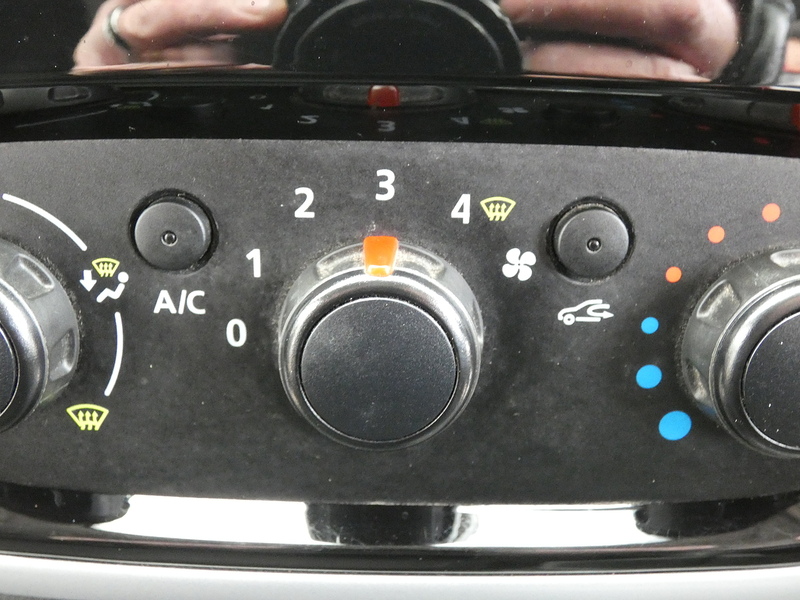 Renault 2019 19 RENAULT TRAFIC 1.6DCI SPORT LWB L2 120PS STUNNING VAN