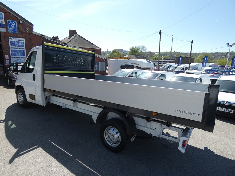Peugeot 2021 21 PEUGEOT BOXER 2.2 BLUEHDI BUILT FOR BUSINESS 4.2M L4 DROPSIDE PICKUP