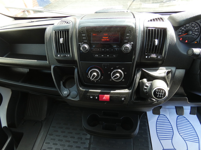 Peugeot 2021 21 PEUGEOT BOXER 2.2 BLUEHDI BUILT FOR BUSINESS 4.2M L4 DROPSIDE PICKUP
