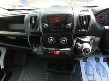 Peugeot Boxer BlueHDi 335 Built for Business 