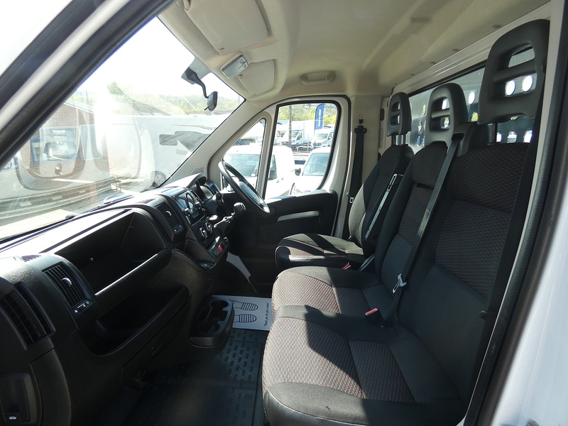 Peugeot 2021 21 PEUGEOT BOXER 2.2 BLUEHDI BUILT FOR BUSINESS 4.2M L4 DROPSIDE PICKUP