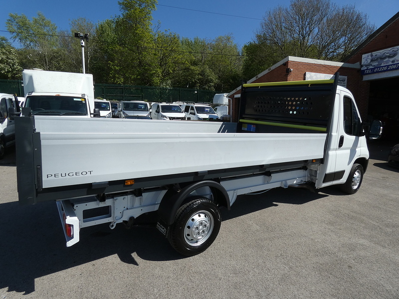 Peugeot 2021 21 PEUGEOT BOXER 2.2 BLUEHDI BUILT FOR BUSINESS 4.2M L4 DROPSIDE PICKUP