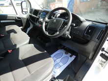 Peugeot Boxer BlueHDi 335 Built for Business 