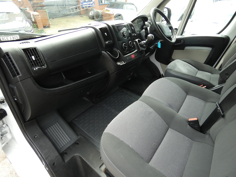 Peugeot 2014 14 PEUGEOT BOXER 2.2HDI 335 LUTON WITH TAIL LIFT 3.9M BODY ONLY 97K