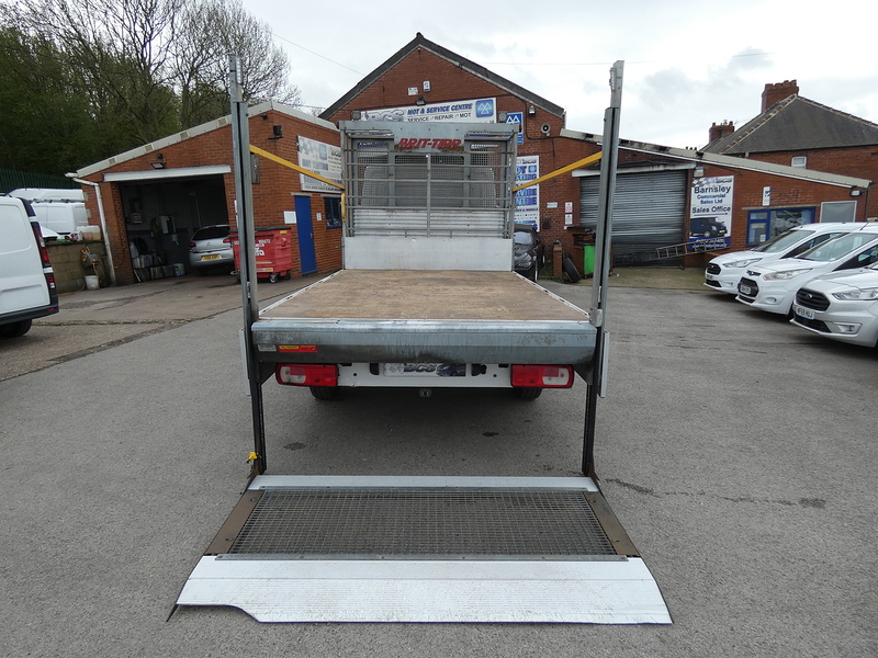 Volkswagen 2021 21 VOLKSWAGEN CRAFTER 2.0TDI CR35 STARTLINE DROPSIDE PICKUP TAIL LIFT FSH