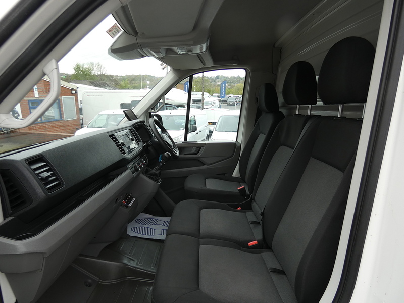 Volkswagen 2021 21 VOLKSWAGEN CRAFTER 2.0TDI CR35 STARTLINE DROPSIDE PICKUP TAIL LIFT FSH
