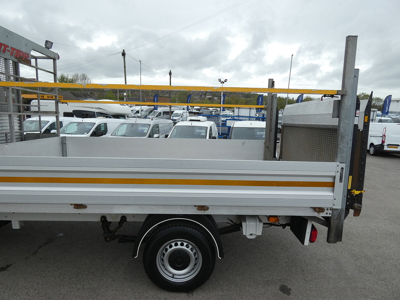Volkswagen 2021 21 VOLKSWAGEN CRAFTER 2.0TDI CR35 STARTLINE DROPSIDE PICKUP TAIL LIFT FSH