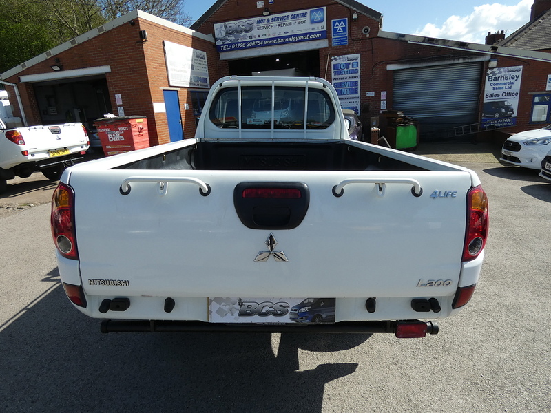 Mitsubishi 2012 12 MITSUBISHI L200 2.5 DI-D 4 LIFE SINGLE CAB 4X4 ONLY 54K FSH NO VAT