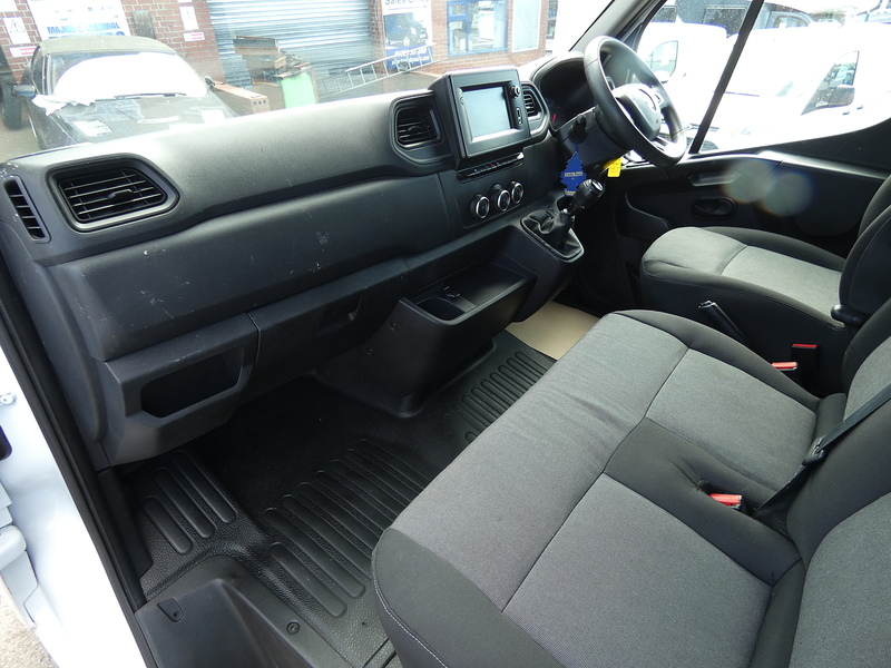 Renault 2021 21 RENAULT MASTER 2.3CDI 35 BUSINESS 4M LUTON WITH TAIL LIFT