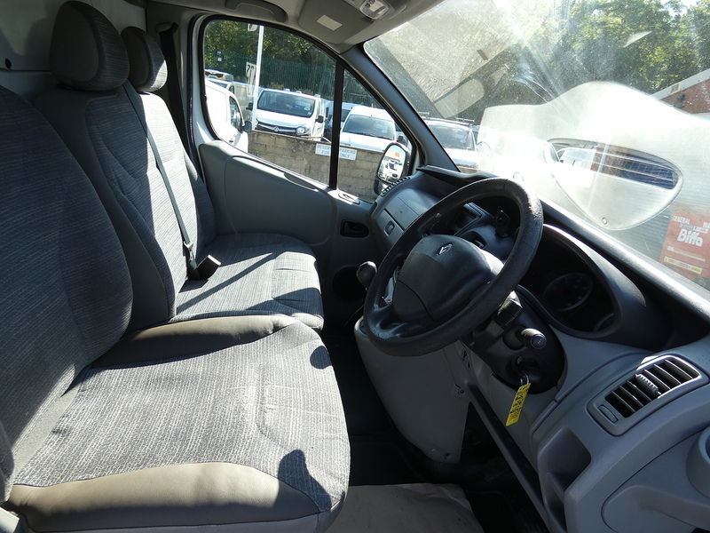 Renault 2012 62 RENAULT TRAFIC 2.0 DCI SL27 ECO L1H1 SWB CLEAN VAN