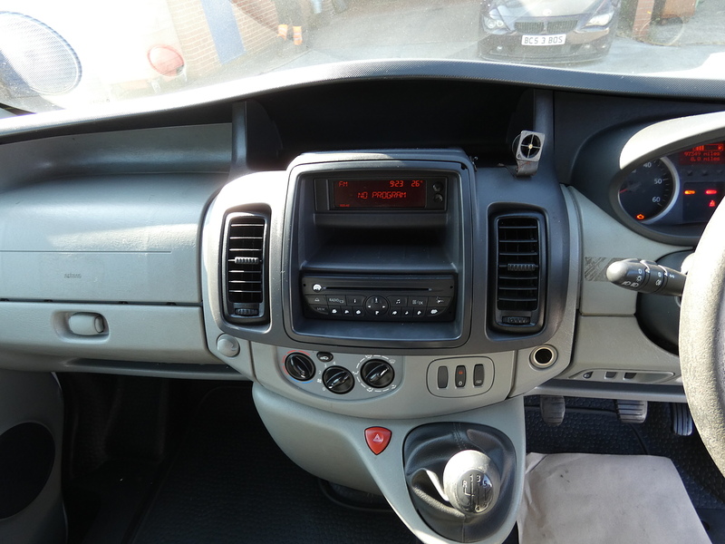 Renault 2012 62 RENAULT TRAFIC 2.0 DCI SL27 ECO L1H1 SWB CLEAN VAN