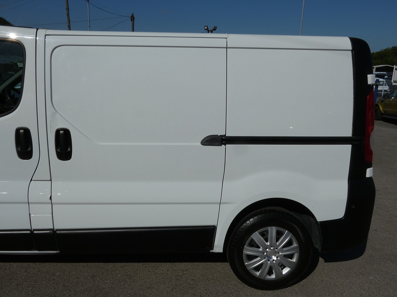 Renault 2012 62 RENAULT TRAFIC 2.0 DCI SL27 ECO L1H1 SWB CLEAN VAN