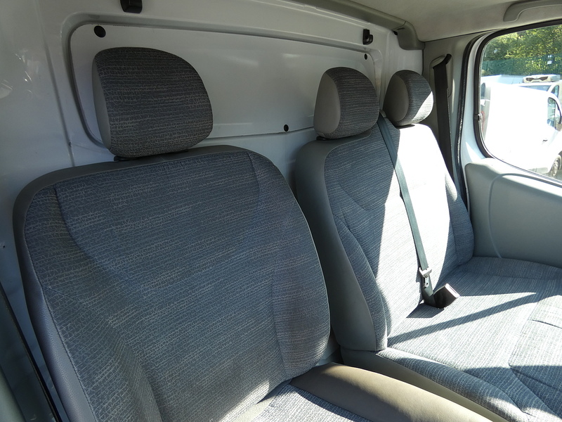 Renault 2012 62 RENAULT TRAFIC 2.0 DCI SL27 ECO L1H1 SWB CLEAN VAN